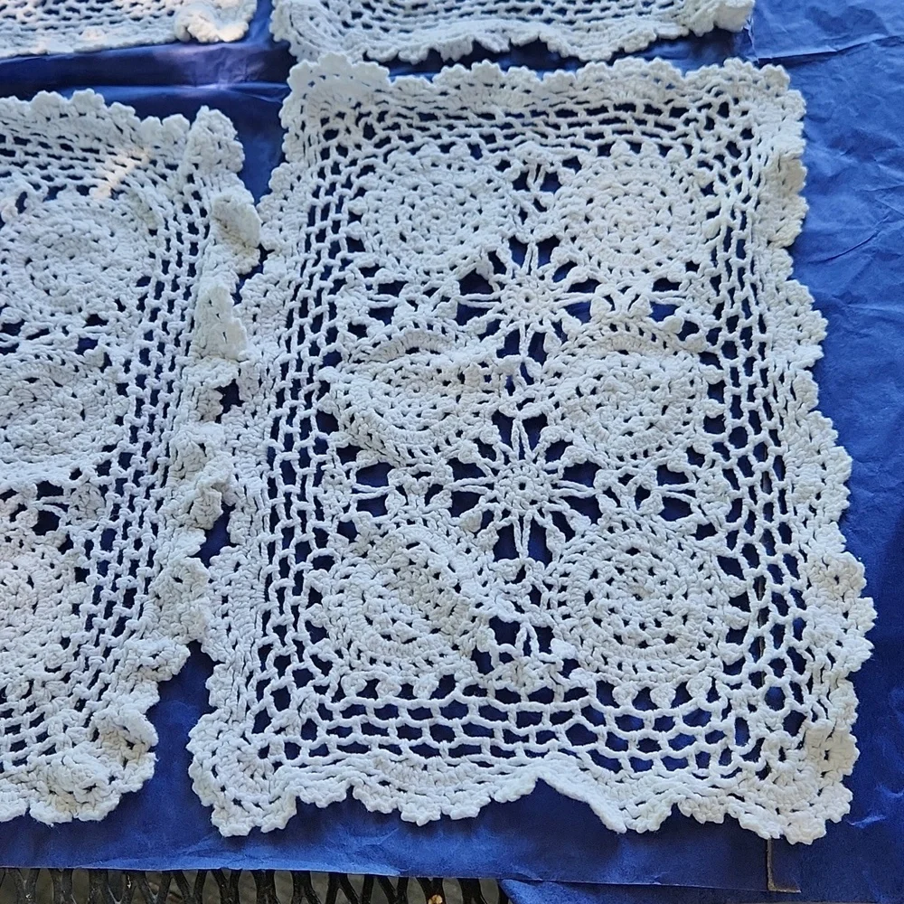 Set of 4 Vintage Doilies